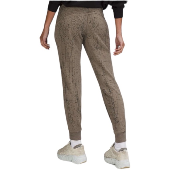 Lululemon Warm Down Jogger 7/8 Length Thread Dye Rover Black Colour Size 12 - Picture 3 of 15